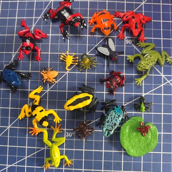 FROG realistic animal figure bundle 15+pcs 212 23046 - Picture 1 of 1